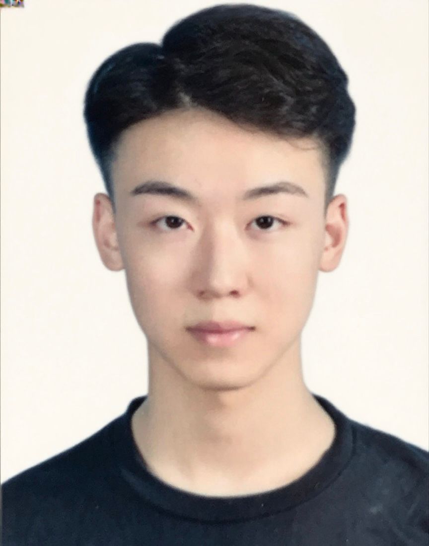 Renyuan Yang